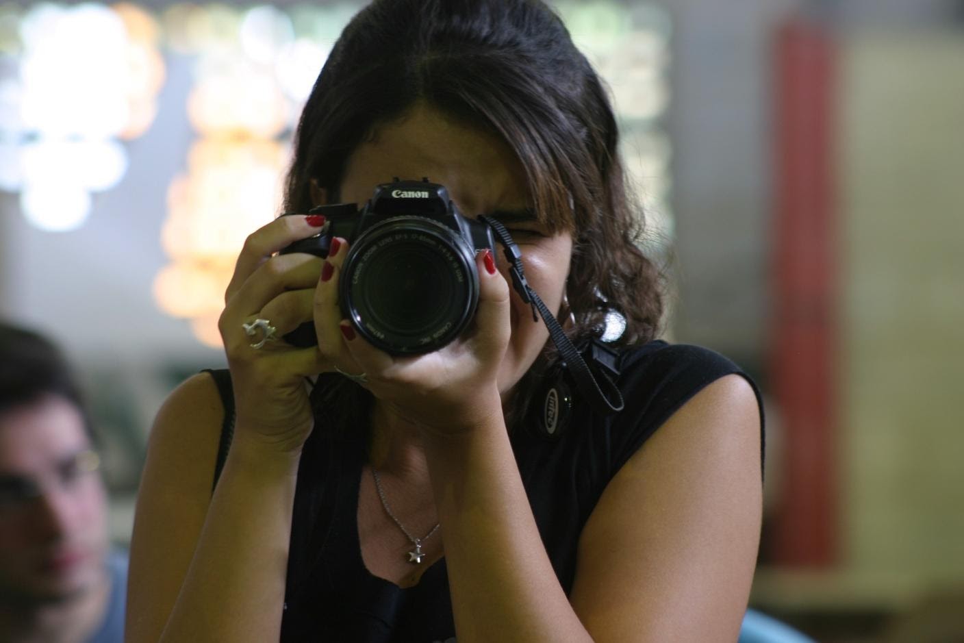 jual hasil foto di media online